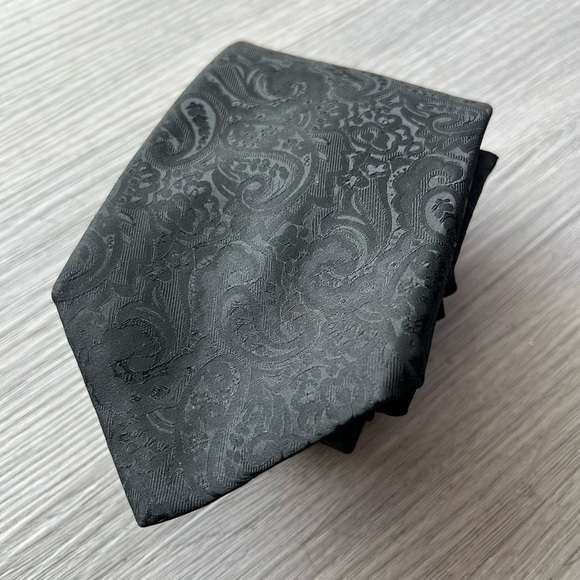 Pronto Uomo Other - Pronto Uomo Men’s 100% Silk Black On Black Paisley Print Tie Like New Condition
